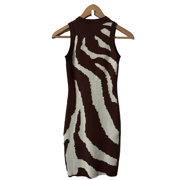 Women's Zebra Striped Print Sleeveless Bodycon Sweater Mini Dress - Picture 5 of 5